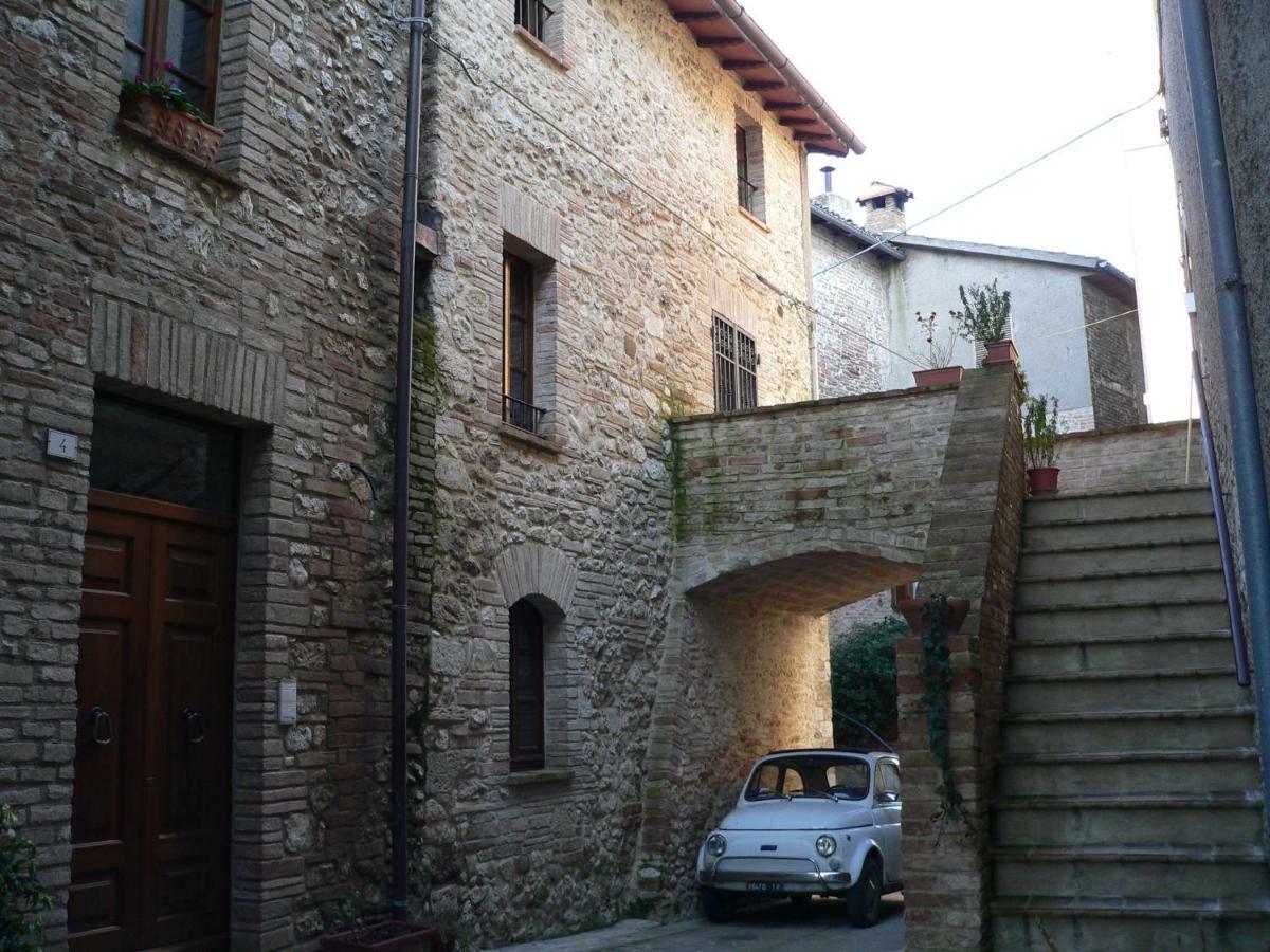 Bilocale Verde Umbria Montecastrilli Buitenkant foto